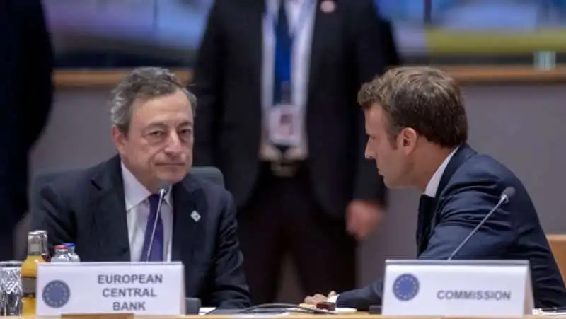 mario draghi emmanuel macron  3