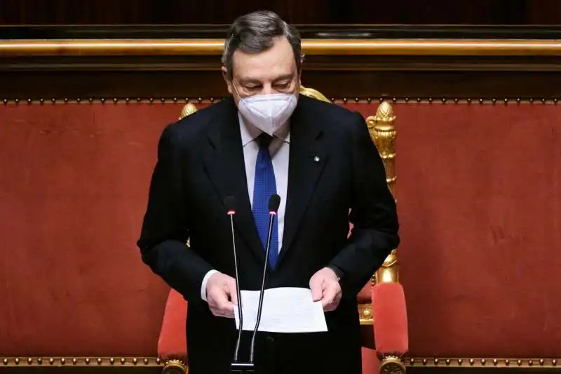 mario draghi parla in senato 