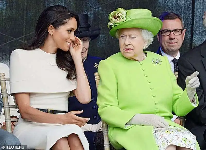 meghan markle e la regina elisabetta