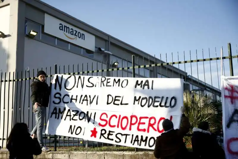 sciopero contro il modello di lavoro di amazon