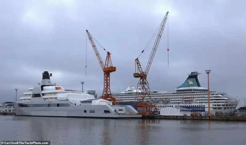 solaris, il nuovo yacht di roman abramovich 10