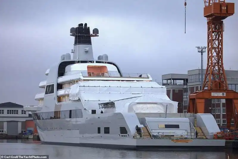 solaris, il nuovo yacht di roman abramovich 7