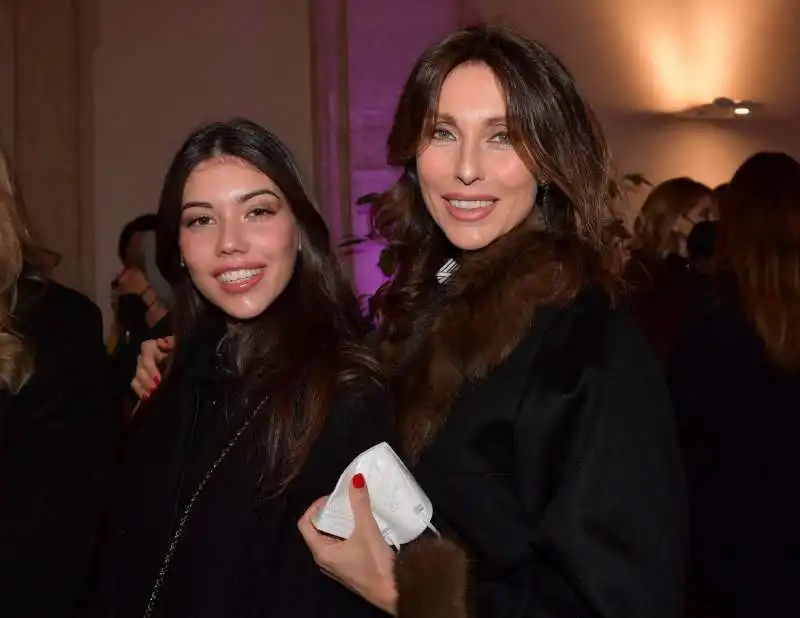 adele della valle con la madre luana ravagnini  foto di bacco