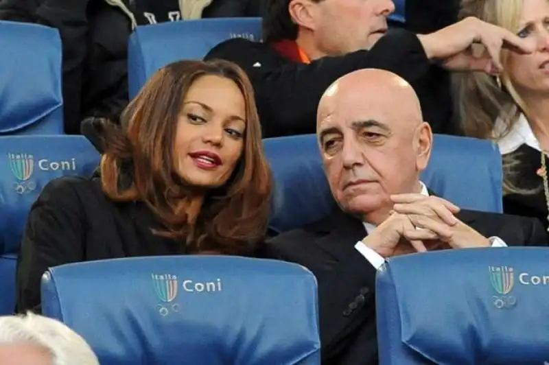 ADRIANO GALLIANI HELGA COSTA 