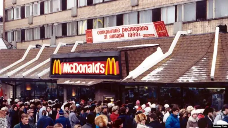 apertura mcdonald's mosca  