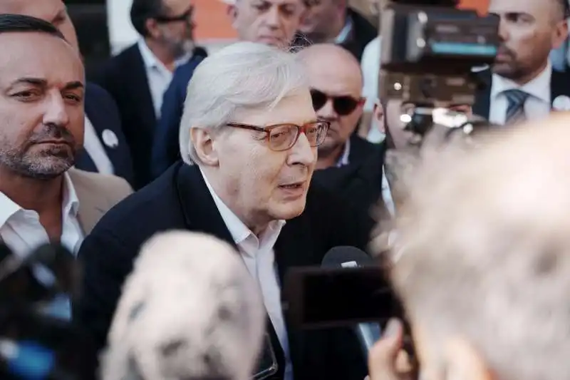 ASSEMBLEA DI RINASCIMENTO - VITTORIO SGARBI 