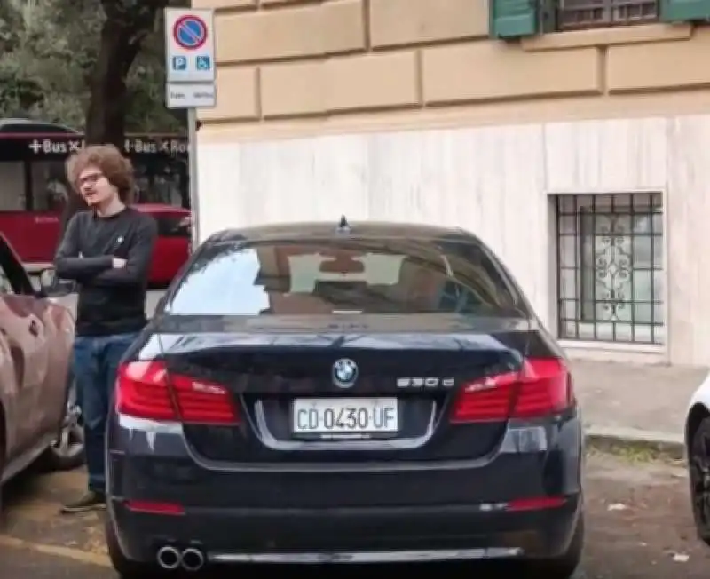 auto del corpo diplomatico nel parcheggio disabili   foto gianluca nicoletti