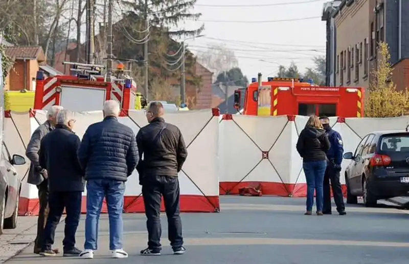 auto sulla folla a strepy bracquegnies, in belgio   6