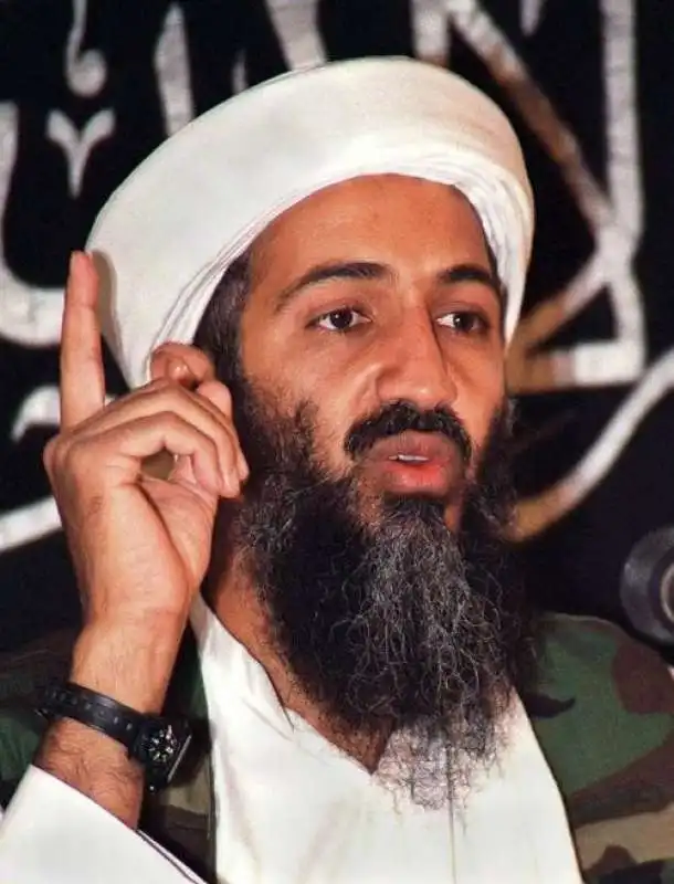 BIN LADEN CON L INDICE ALZATO