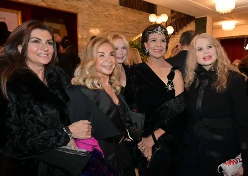 carla maira  francesca lo schiavo  vira carbone  marisela federici  valeria licastro  foto di bacco