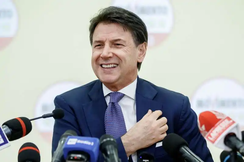 conferenza stampa di giuseppe conte al termine della riunione dei comitati del m5s   9