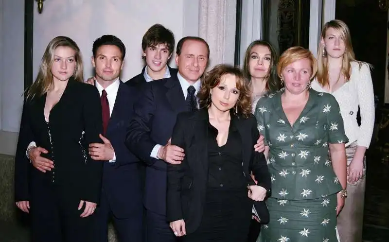 famiglia berlusconi con ljudmila putin 