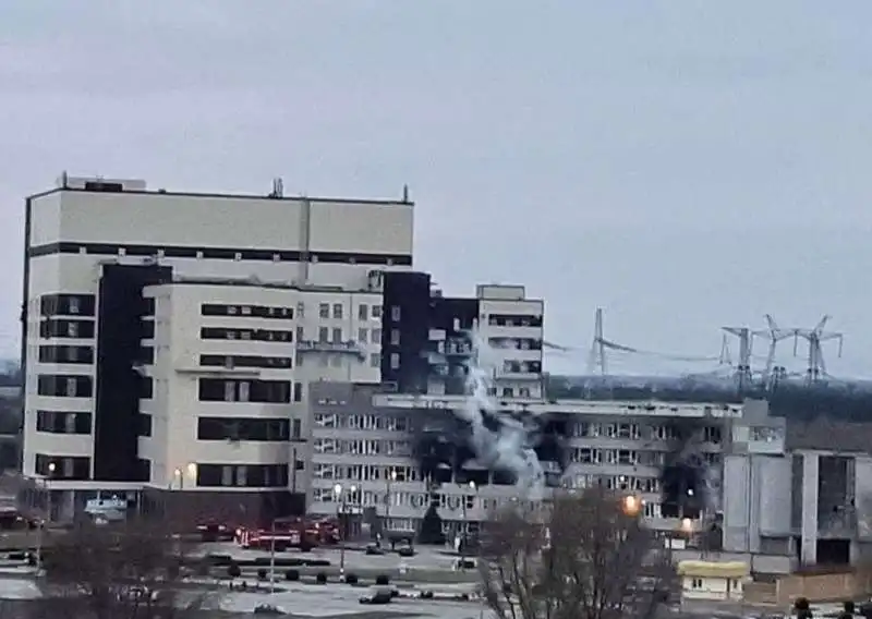 incendio alla centrale nucleare di zaporizhzhia 