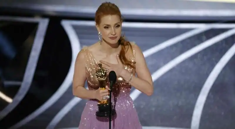 jessica chastain con l'oscar 