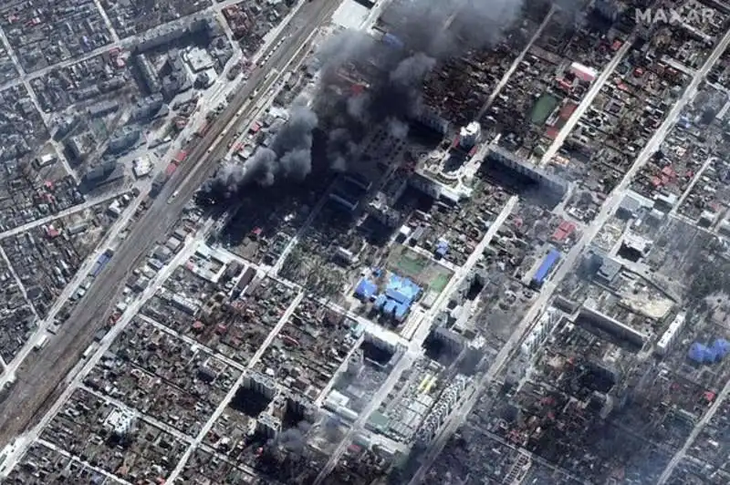 la guerra in ucraina dal satellite 