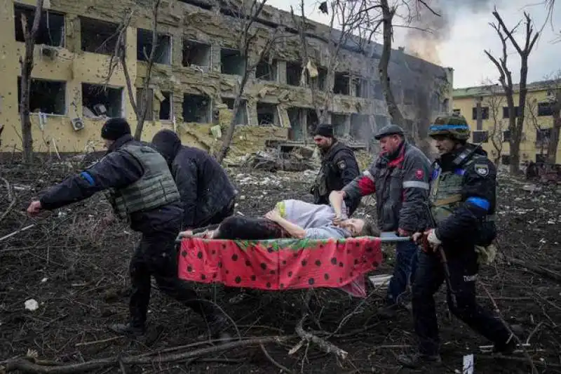 Marianna Podgurskaya durante i bombardamenti a mariupol 