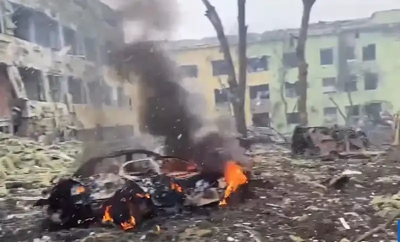 MARIUPOL OSPEDALE BOMBARDATO