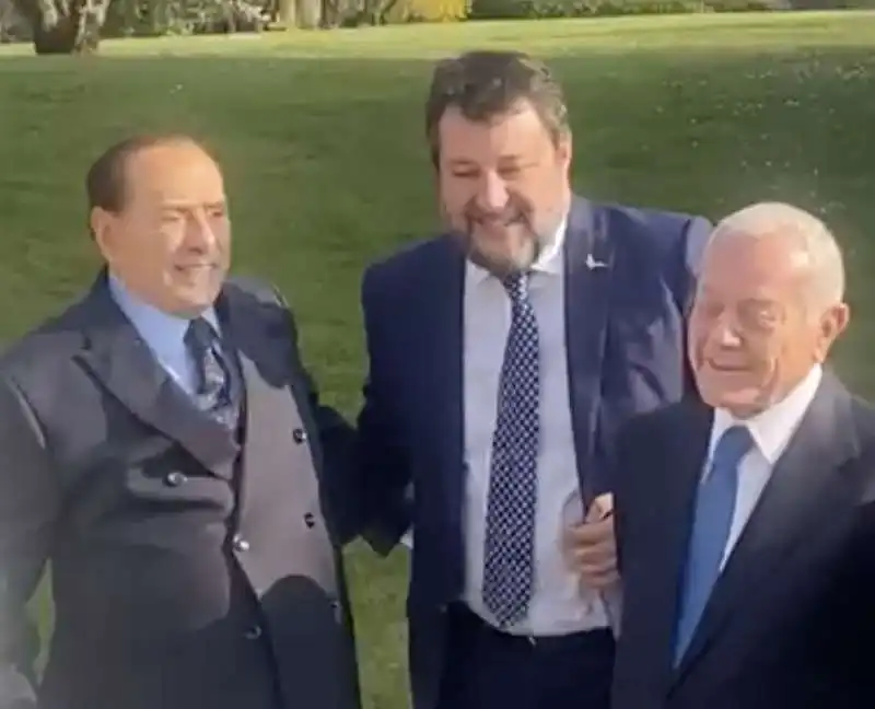 matteo salvini al matrimonio berlusconi fascina   1