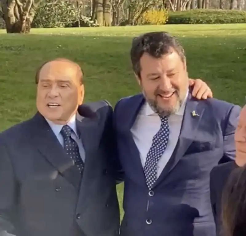 matteo salvini al matrimonio berlusconi fascina   4