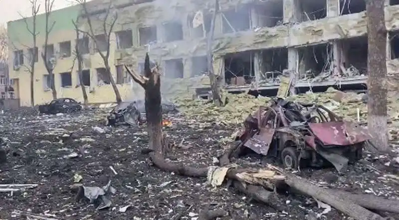 Ospedali bombardati in Ucraina