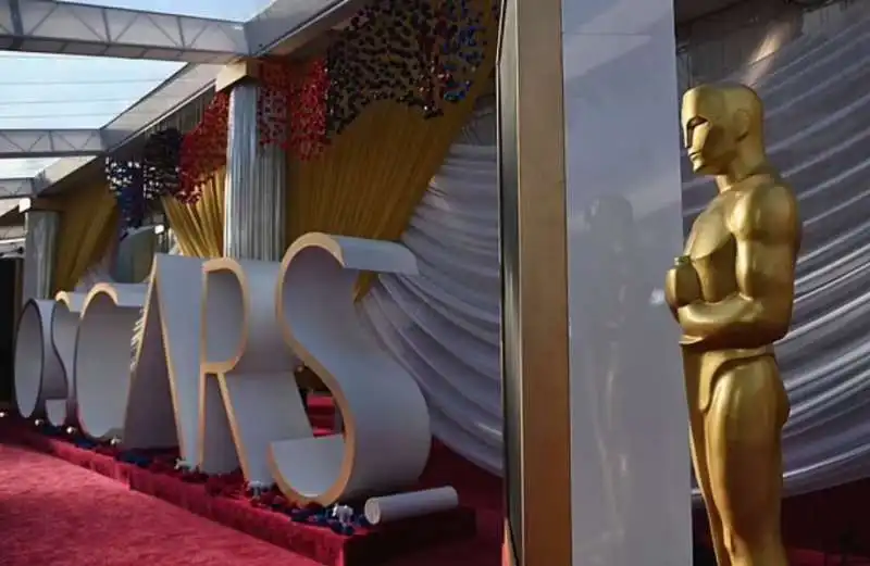 preparativi al dolby theatre per la cerimonia degli oscar   