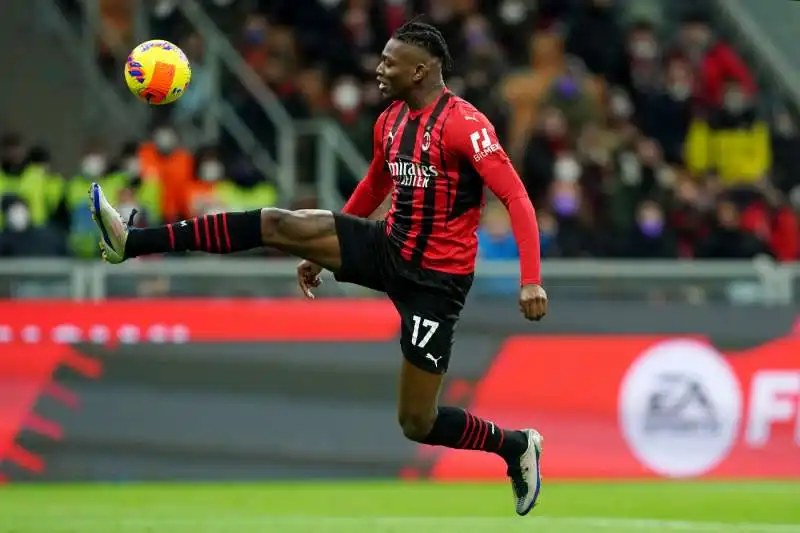 rafael leao del milan 7