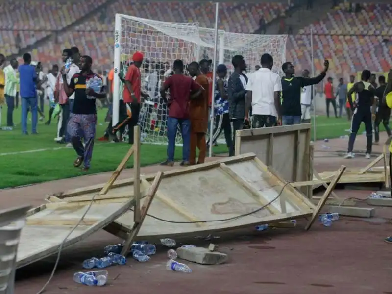 scontri allo stadio durante nigeria ghana