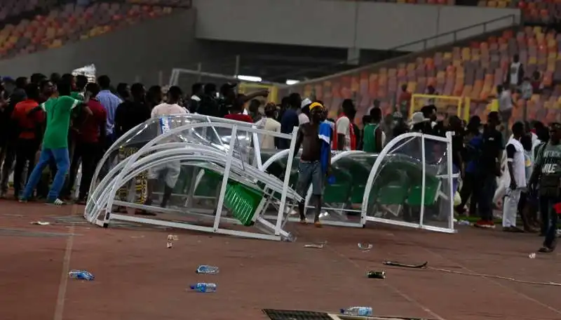 scontri allo stadio durante nigeria ghana 