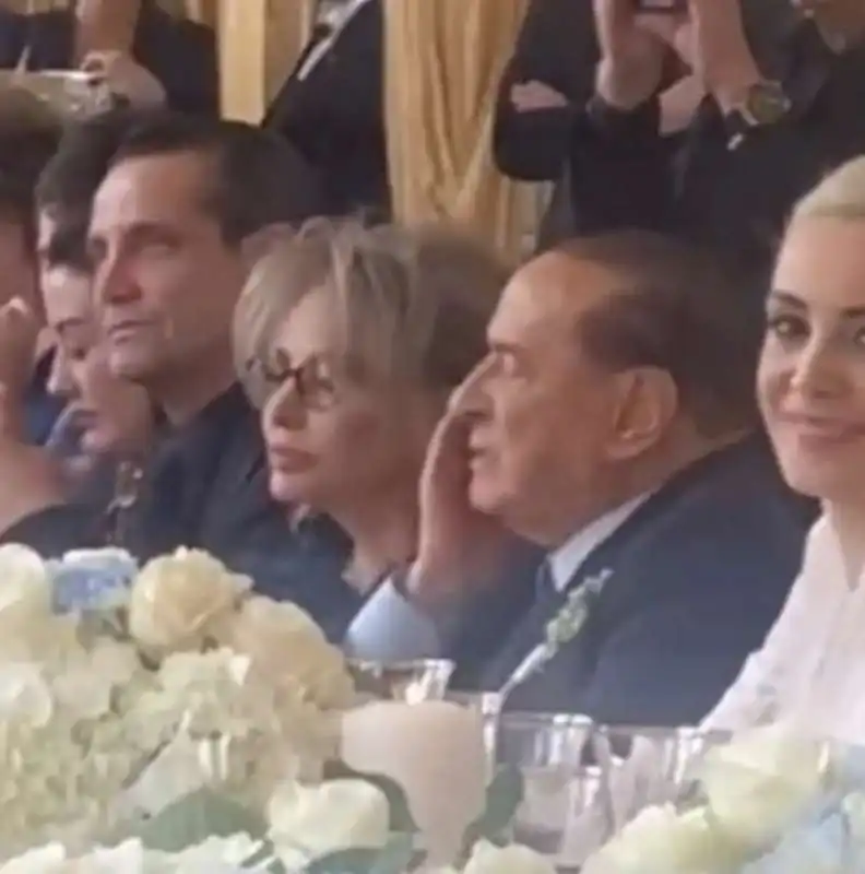 SILVIO BERLUSCONI TRA MARINA E MARTA FASCINA 