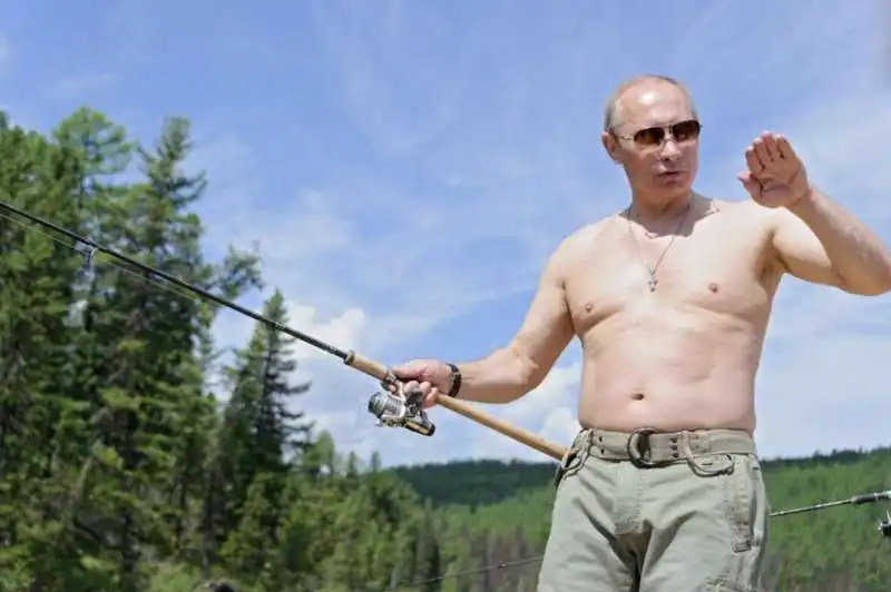 vladimir putin a pesca in siberia 