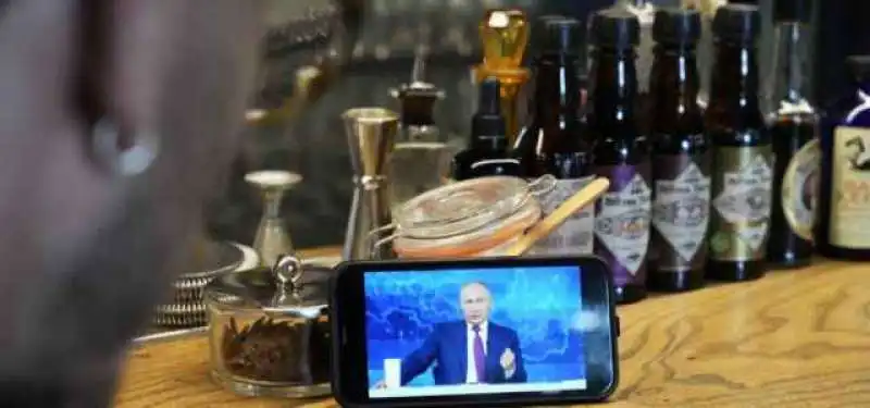 VLADIMIR PUTIN STACCA INTERNET IN RUSSIA 2