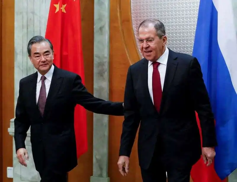 WANG YI E LAVROV