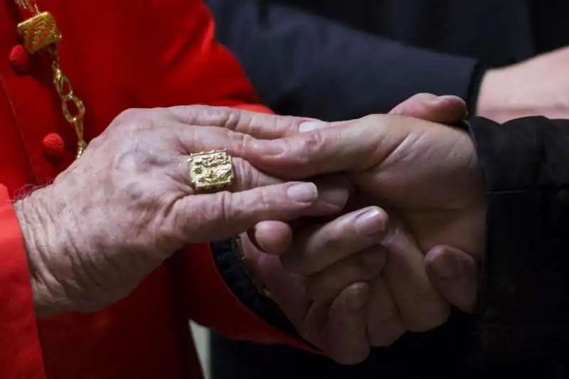 anello del cardinale città del vaticano