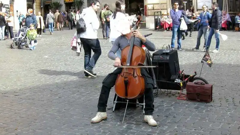 ARTISTI DI STRADA A ROMA 1