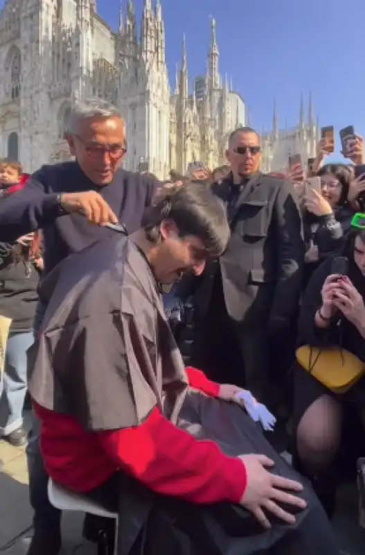 bruno barbieri taglia i capelli a edoardo franco vincitore di masterchef 3