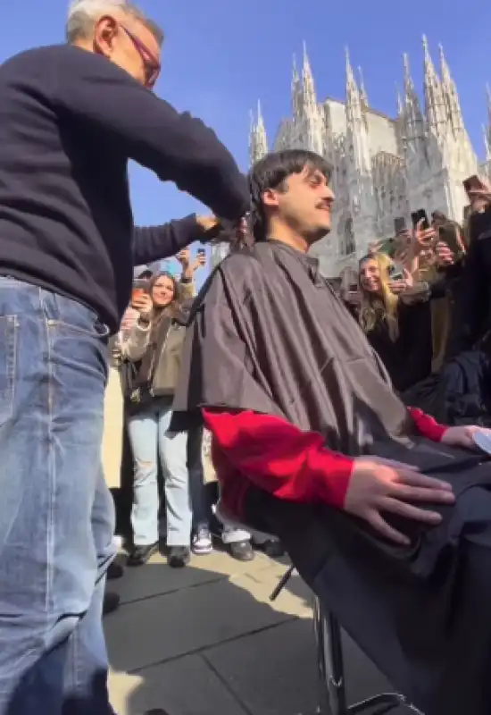 bruno barbieri taglia i capelli a edoardo franco vincitore di masterchef 5