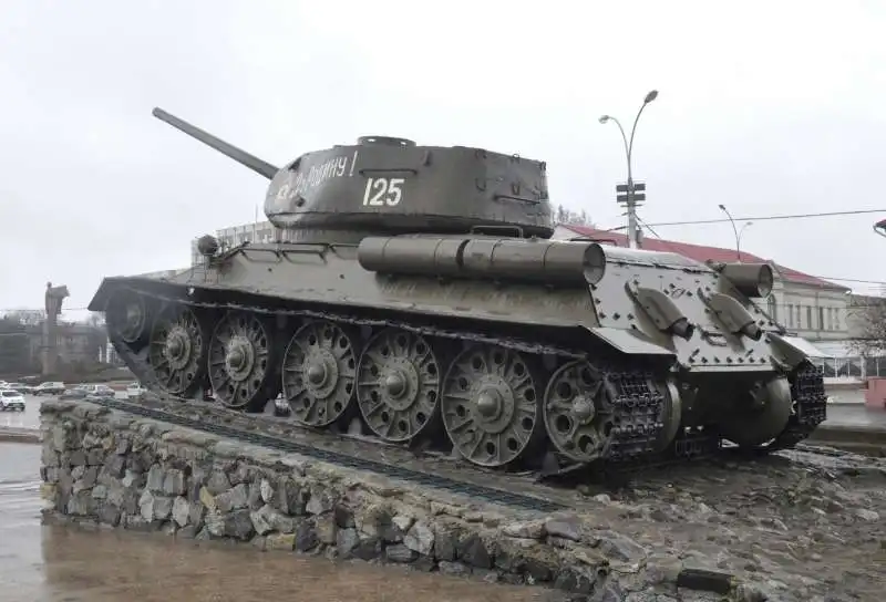 carro armato sovietico a tiraspol   transnistria 