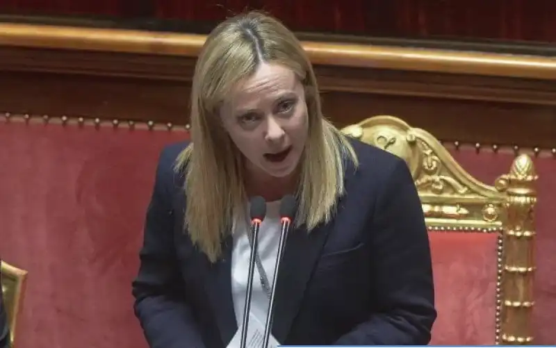 giorgia meloni in aula al senato