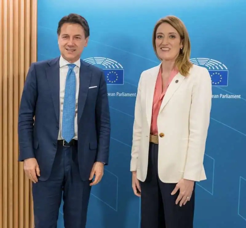 GIUSEPPE CONTE ROBERTA METSOLA 