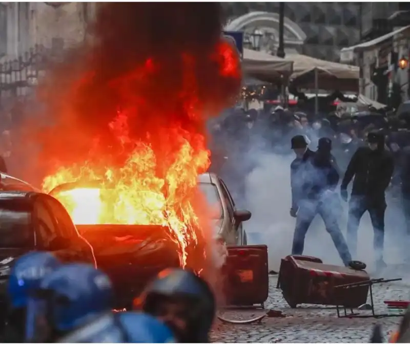 guerriglia a napoli