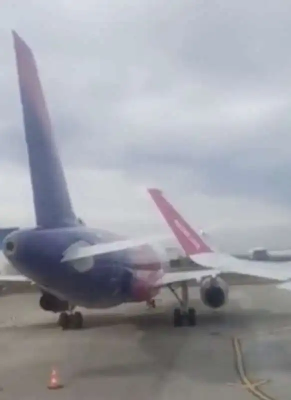 INCIDENTE TRA DUE AEREI WIZZ AIR IN ROMANIA