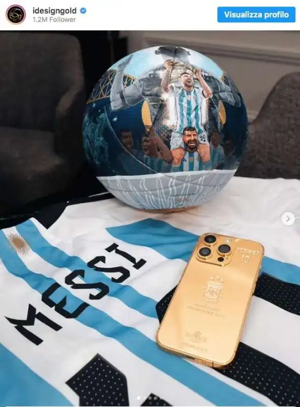 iphone placcato in oro con nome e numero di maglia di leo messi