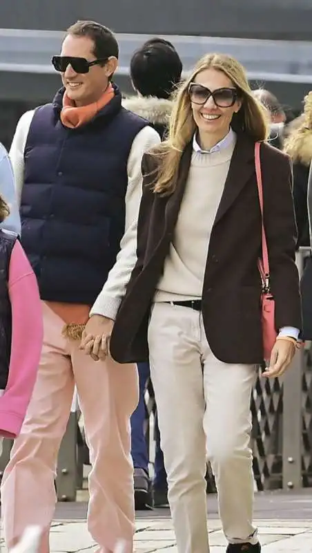 john elkann con la moglie lavinia borromeo e i figli a venezia   foto chi   6