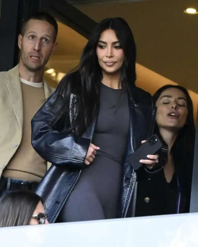 kim kardashian allo stadio del psg