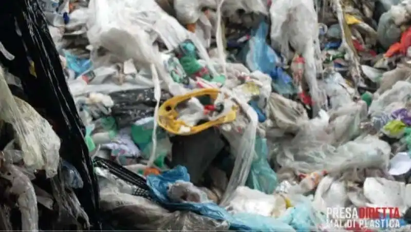 la puntata sulla plastica di presadiretta  1