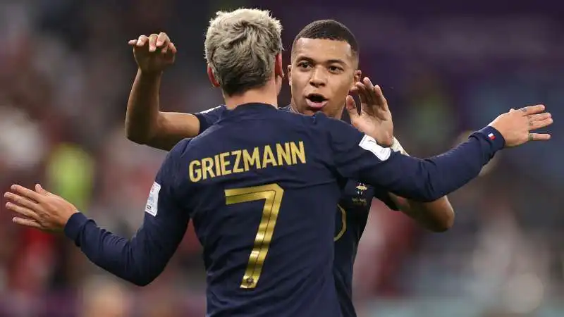 MBAPPE E GRIEZMANN CON LA NAZIONALE FRANCESE