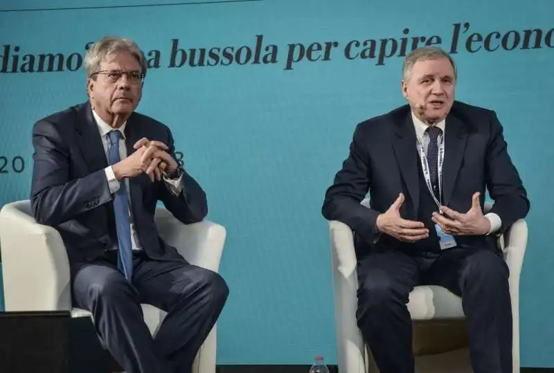 paolo gentiloni e ignazio visco  alla presentazione del nuovo affari e finanza 