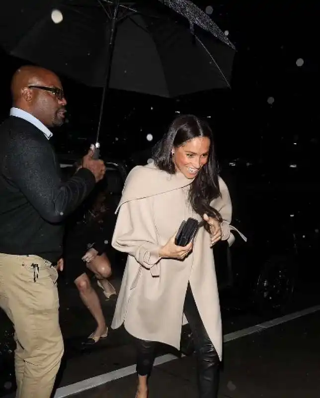 principe harry e meghan markle in un club di los angeles 9