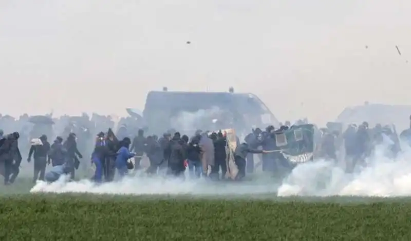 proteste al bacino idrico di sainte soline in francia 2