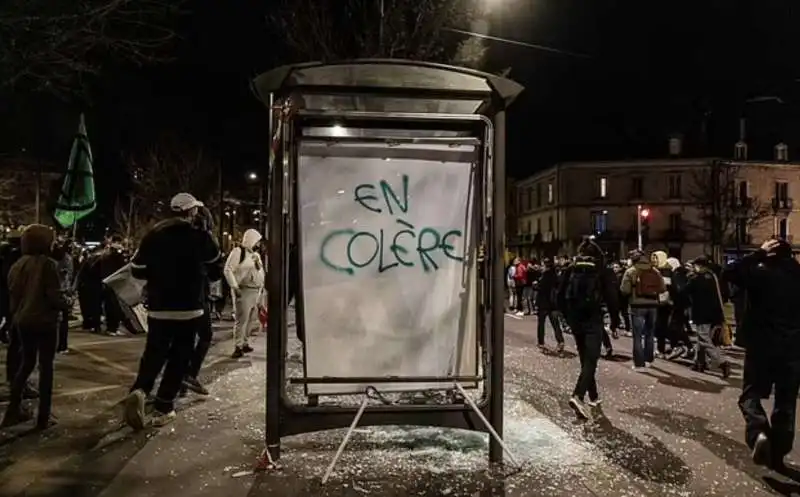 proteste contro la riforma delle pensioni di macron   13